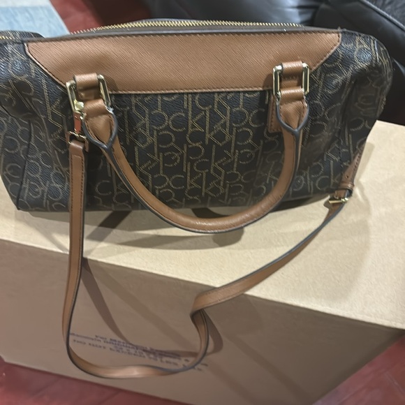 Calvin Klein good condition. - Picture 5 of 5